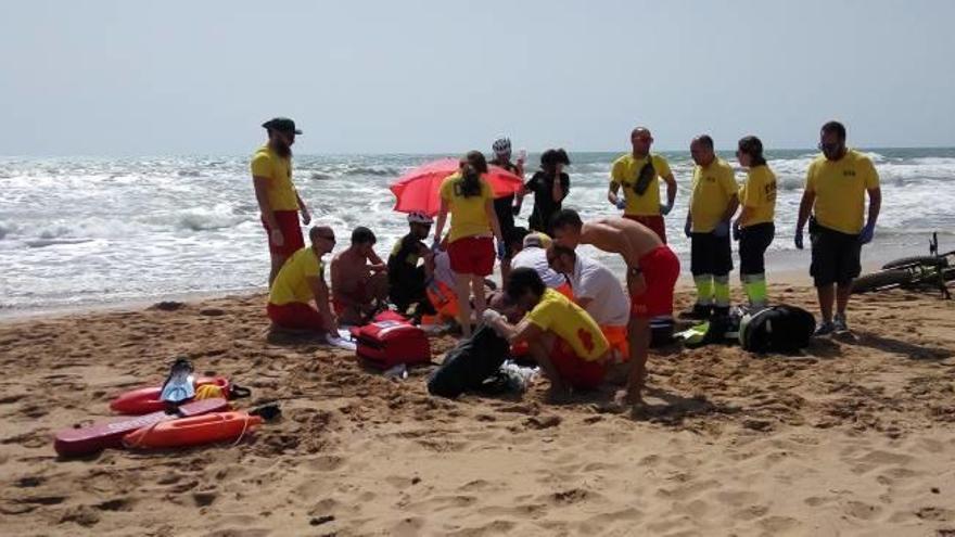 Un hombre muere ahogado en una playa con bandera roja entre El Altet y Urbanova