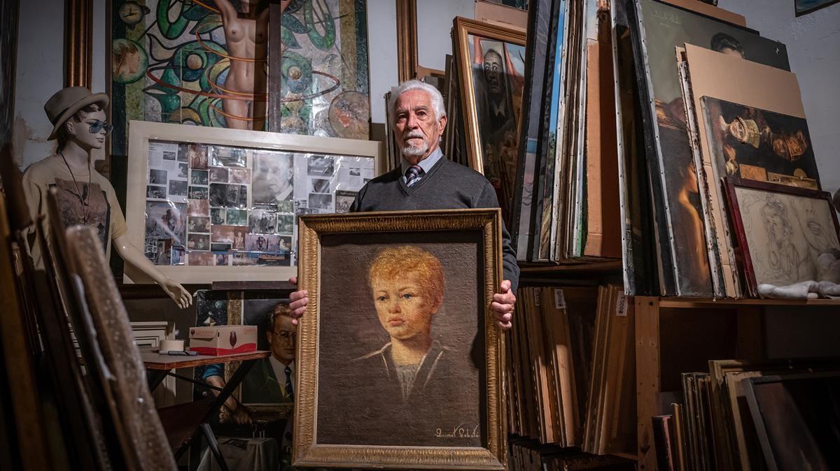 Quimet Sabaté muestra el retrato de un niño que hizo todavía muy joven.