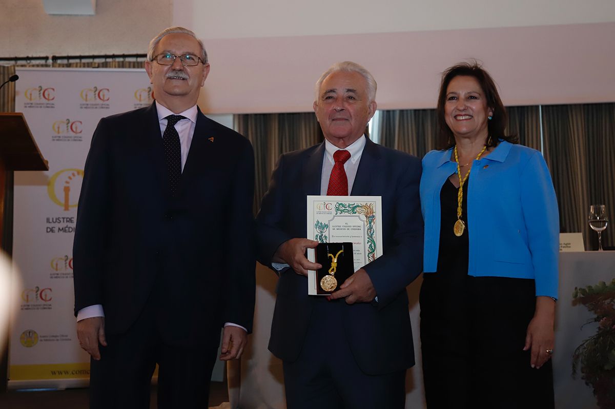 El Ilustre Colegio de Médicos de Córdoba rinde homenaje a sus colegiados