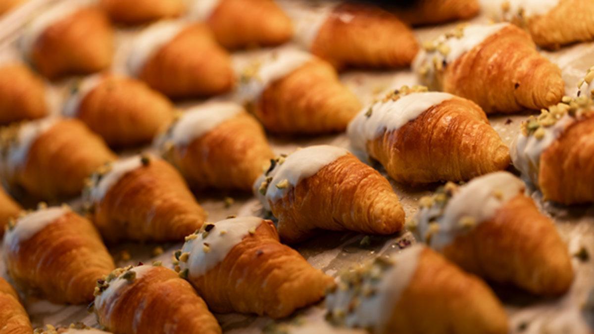 Manolo Bakes.