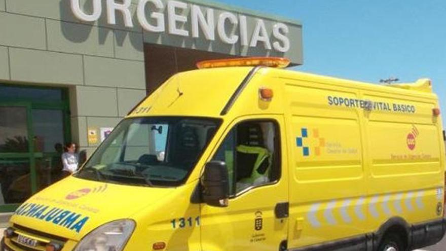 Herido grave un motorista tras sufrir una caída en Yaiza