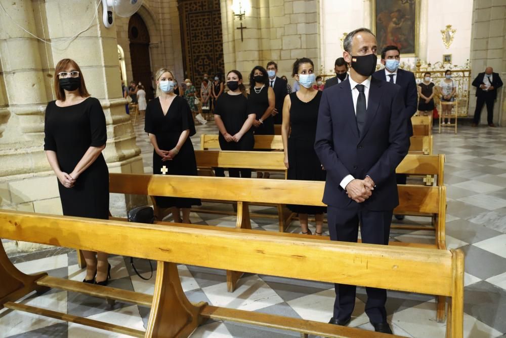 Misa en honor a los fallecidos por coronavirus en la Catedral