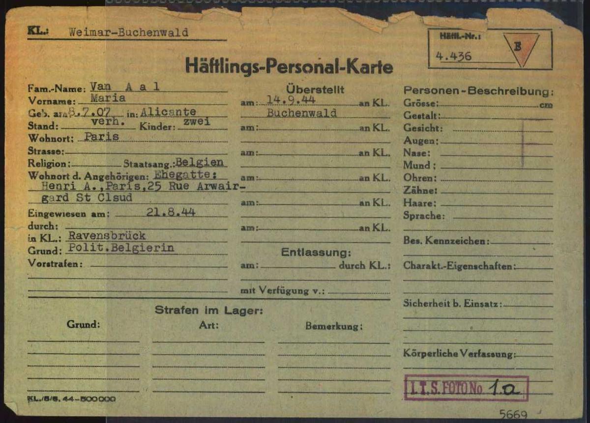 Fitxa de la deportada Marita Pomares, conservada a l’Arxiu Arolsen, que recorda la persecució nazi i l’Holocaust.