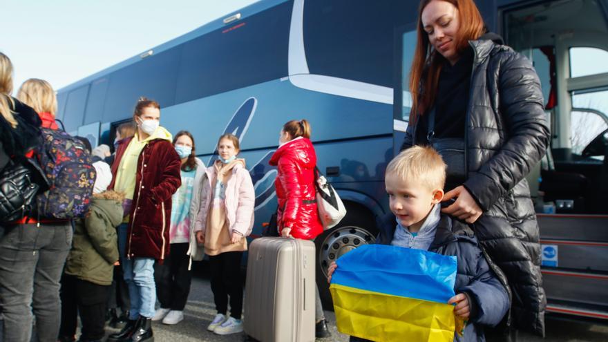 La llegada a Vilagarcía de 31 personas ucranianas huyendo del dolor de la guerra
