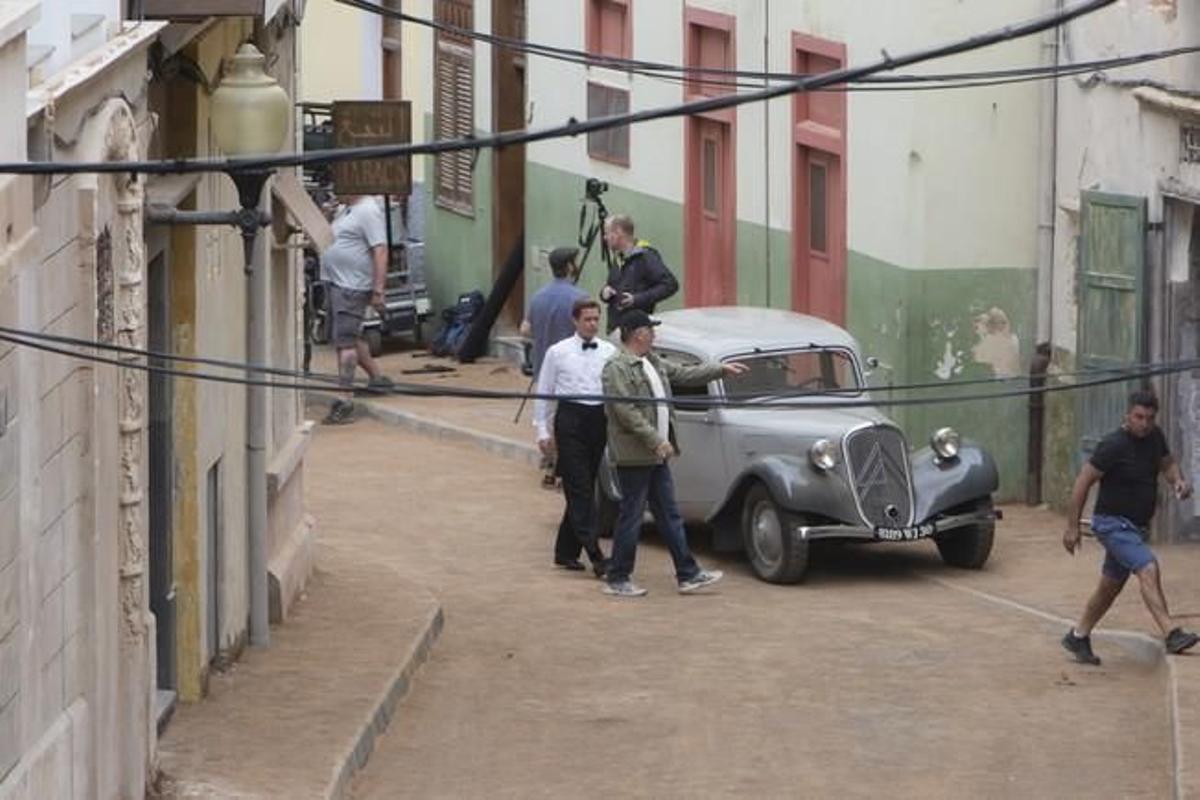 Brad Pitt durante el rodaje de 'Aliados' en la calle Perojo.