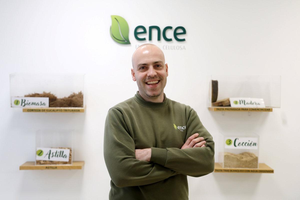 Efrén Fernández: «En puestos manuales como el de maquinista forestal o motoserrista,menos del 2% de los trabajadores son mujeres».