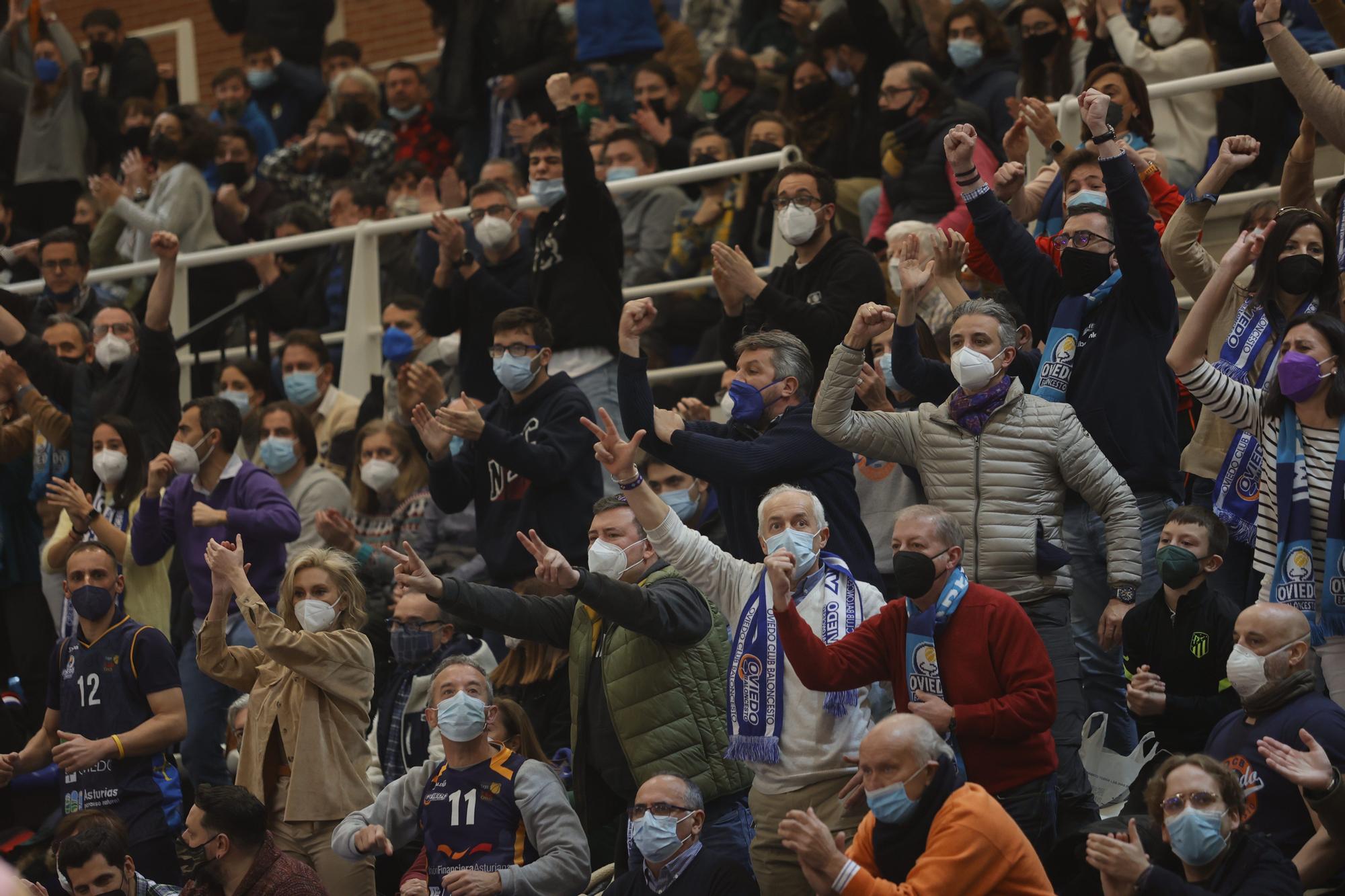 En imágenes: así fue el partido entre el Oviedo Baloncesto y el Estudiantes