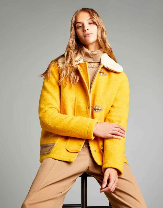 Chaqueta con cierres en tono amarillo de Fay