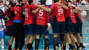 Los Hispanos celebran una victoria española en el torneo de balonmano masculino de los Juegos Olímpicos de Paris 2024