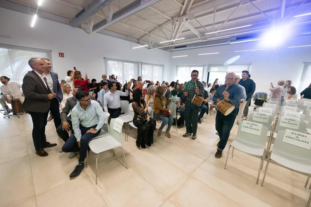 Todas las imágenes de la entrega de diplomas de fin de curso en la Escuela de Hosteleria