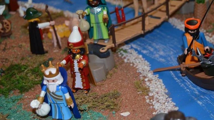 Utilizan más de 600 piezas de Playmobil para montar un belén