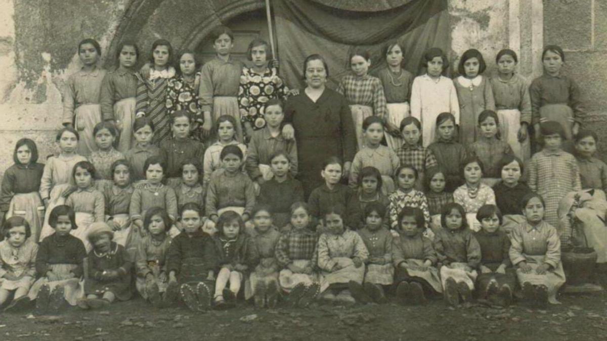 Niñas de Rabanales del curso de 1937. | Cedida a Ch. S.