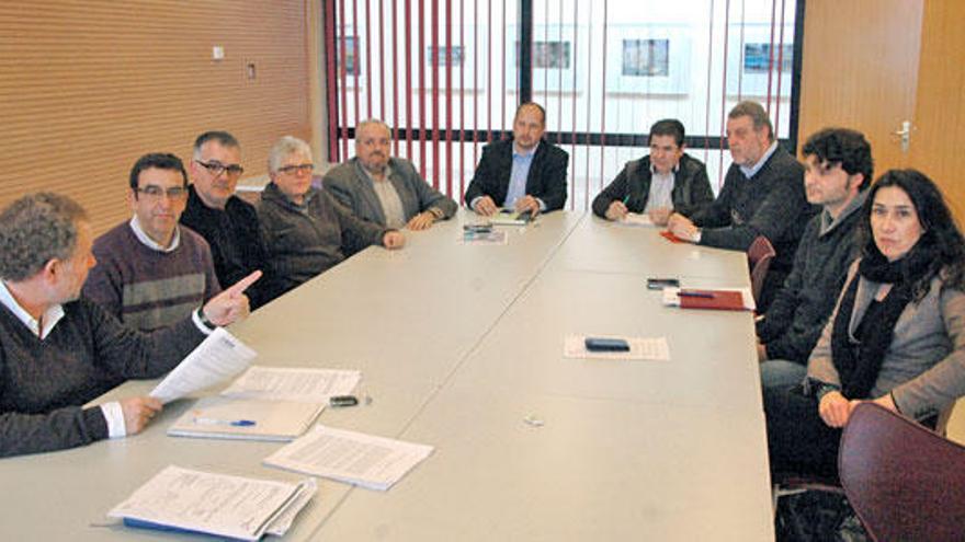 Instante de la reunión, acto de constitución del consorcio, ayer.