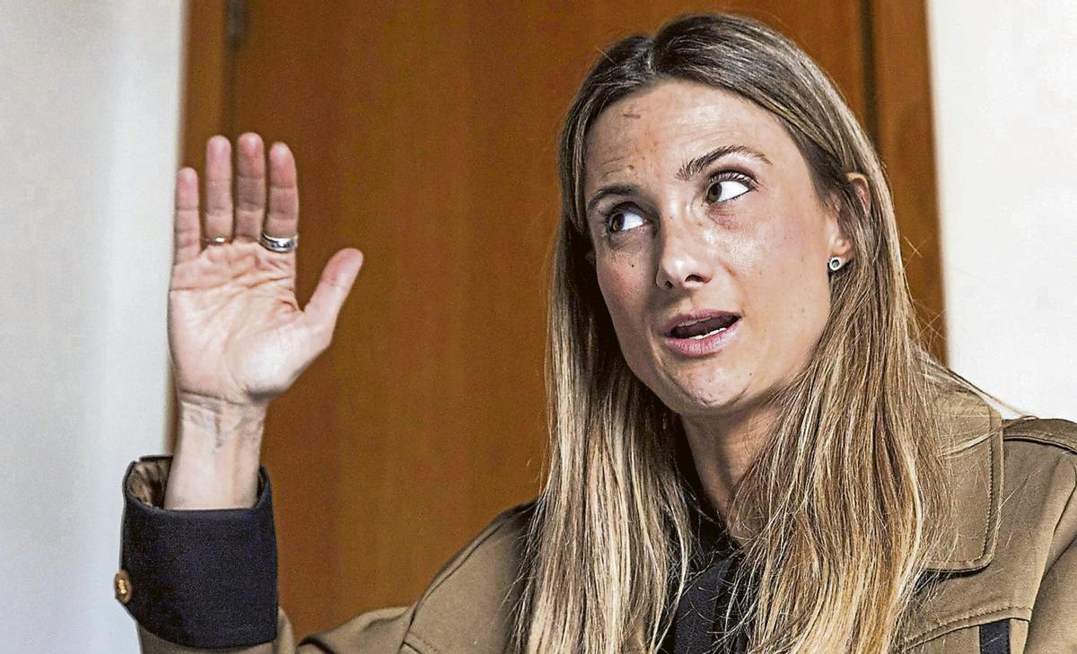 Ruiz  asegura que los precios de los billetes podrían subir de intensificarse la escasez de combustible.  | B. RAMON