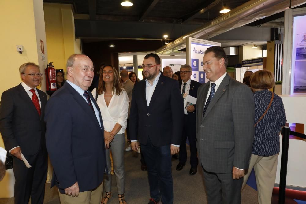 Visita institucional de Adrián Barbón en la FIDMA