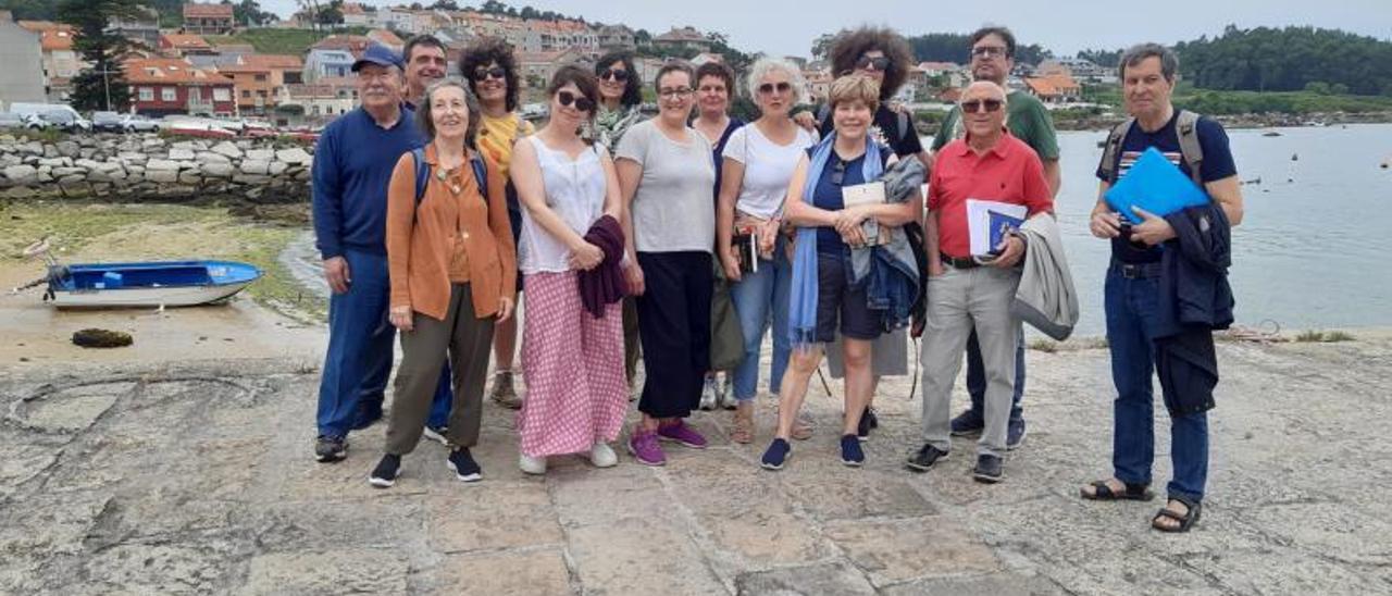 Integrantes de Airiños y la propia autora participaron en el “roteiro” de “Papel de Estraza”.