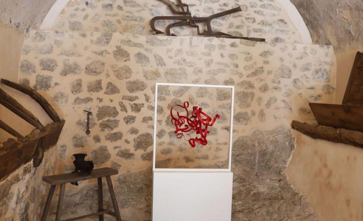 La escultura de Ñaco Fabré juega con el aire. | M. MIELNIEZUK
