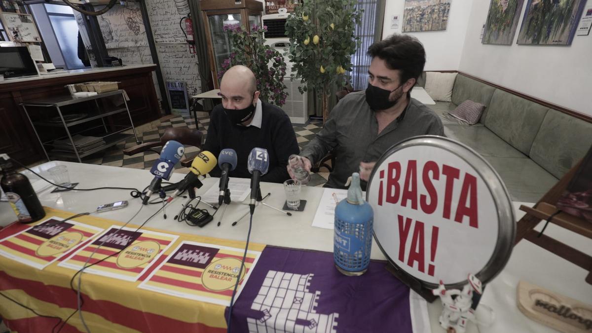 Los convocantes de la manifestación en la rueda de prensa.