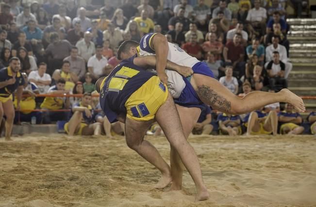 07/07/2017. ARUCAS. Final de la lucha corrida entre Unión Gáldar y Maninidra. Campeón el Club de Lucha Unión Gáldar.