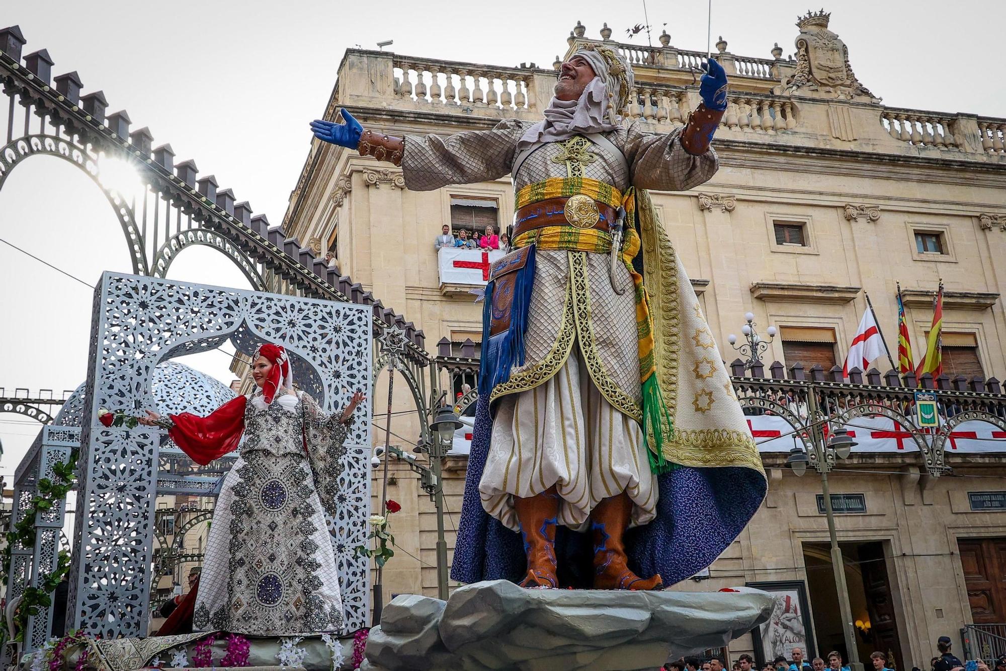 La Entrada Mora de Alcoy devuelve a la vida a Al-Azraq
