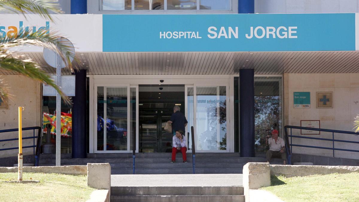 Entrada al hospital San Jorge de Huesca, en una imagen de archivo.