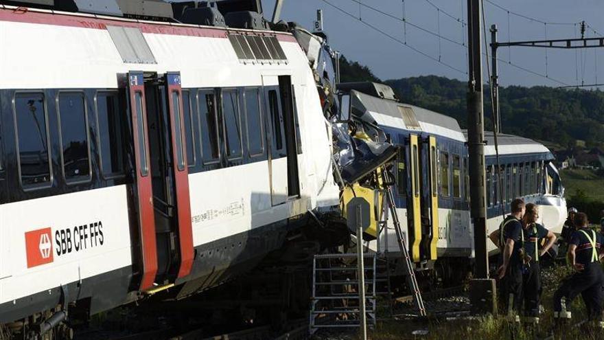 Una colisión de dos trenes en Suiza causa 40 heridos