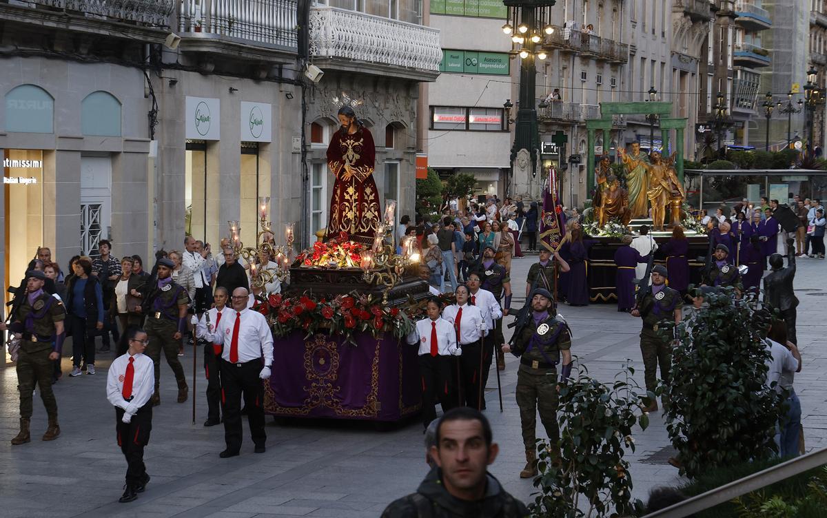 La procesión del Jesús del Silencio recorrió el centro de la ciudad