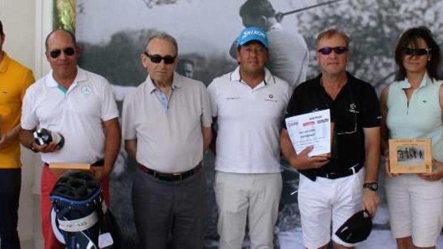 Los ganadores de las dos categorías masculinas y la femenina del torneo que se disputó el pasado fin de semana en el campo de golf de Villamartín.