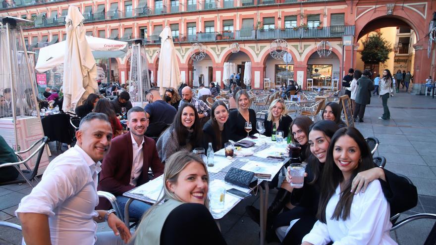 Córdoba vive una &quot;tardevieja&quot; marcada por el coronavirus y el buen tiempo