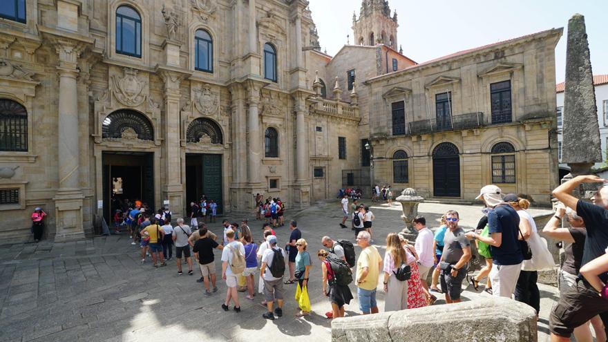 A Xunta reforza a súa achega á Catedral de Santiago con 300.000 euros e supera o millón