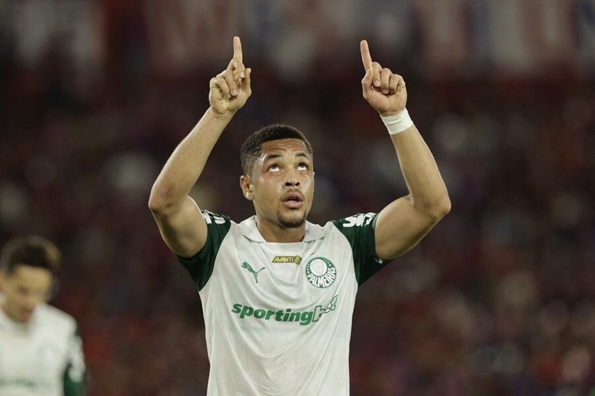 Vitor Roque de Palmeiras