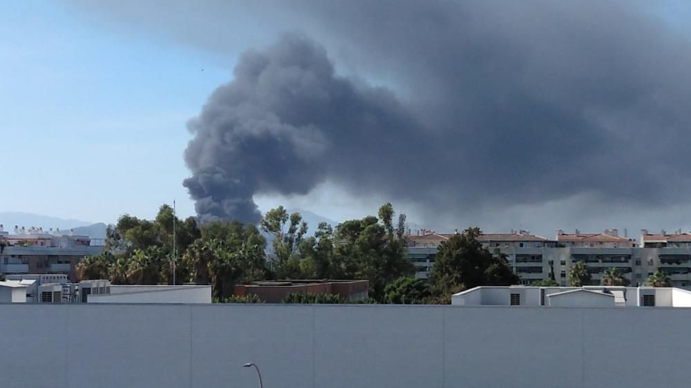 Incendio en un desguace del polígono Guadalhorce