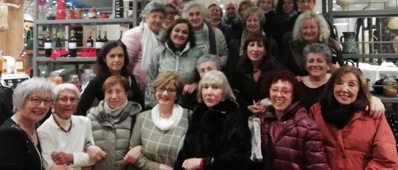 Integrantes de la Asociación de Amigos de la Biblioteca de Asturias
