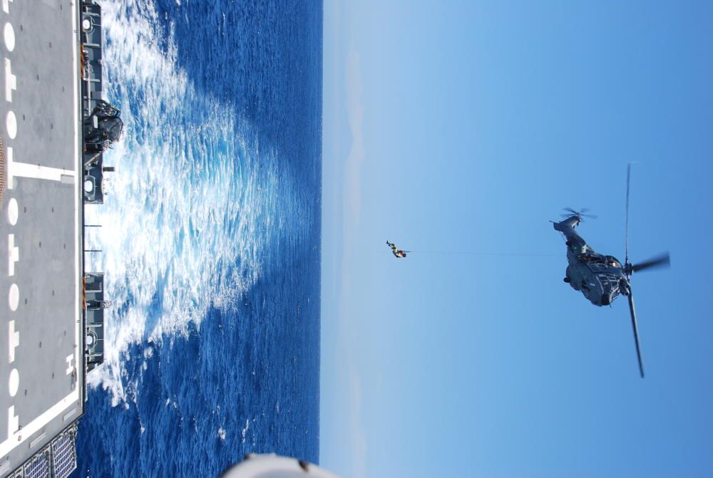Simulacro de rescate de un submarino en Mogán