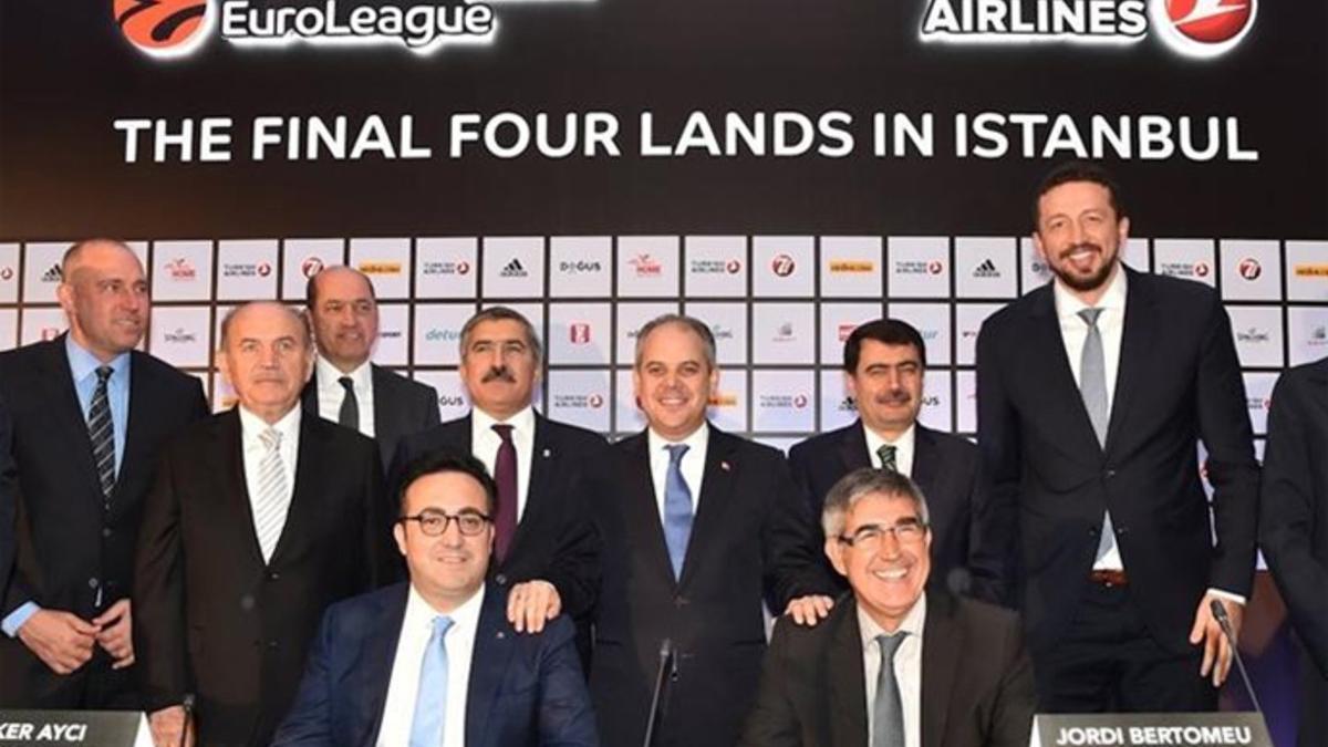 Jordi Bertomeu presidió el acto en el que se anunció la elección de Estambul como sede de la próxima Final Four