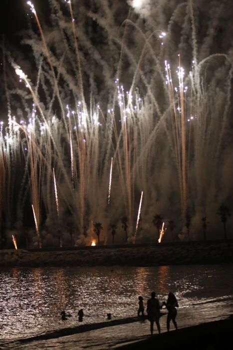 El pregón y los fuegos abren la Feria de Málaga 2019