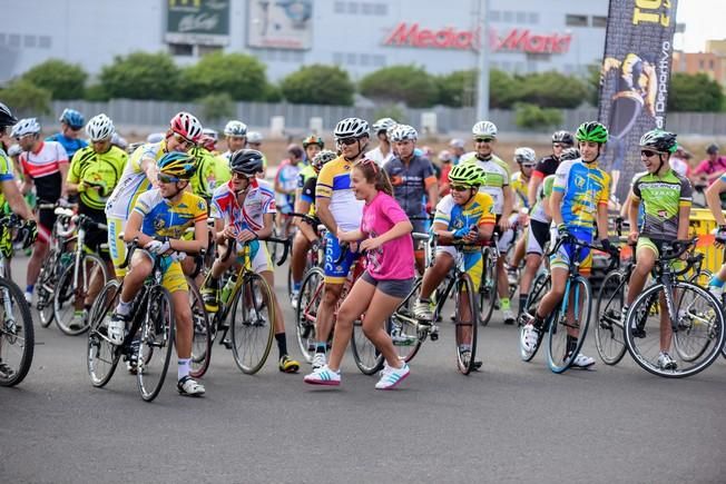 Salida de la ruta cicloturista hacia Artenara ...