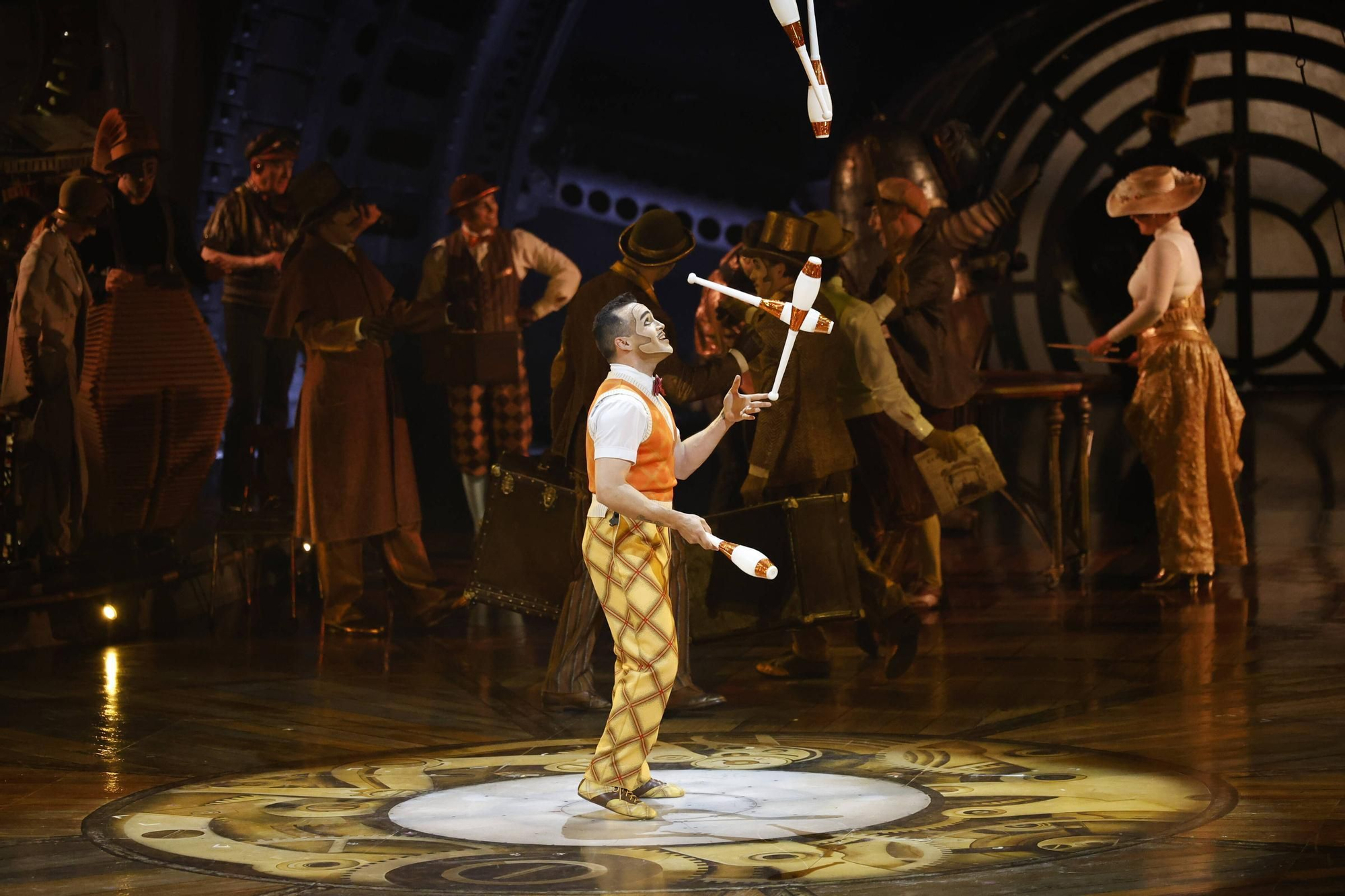 EN IMÁGENES: Acrobacias de todos los colores en el Circo del Sol, se estreno en Gijón