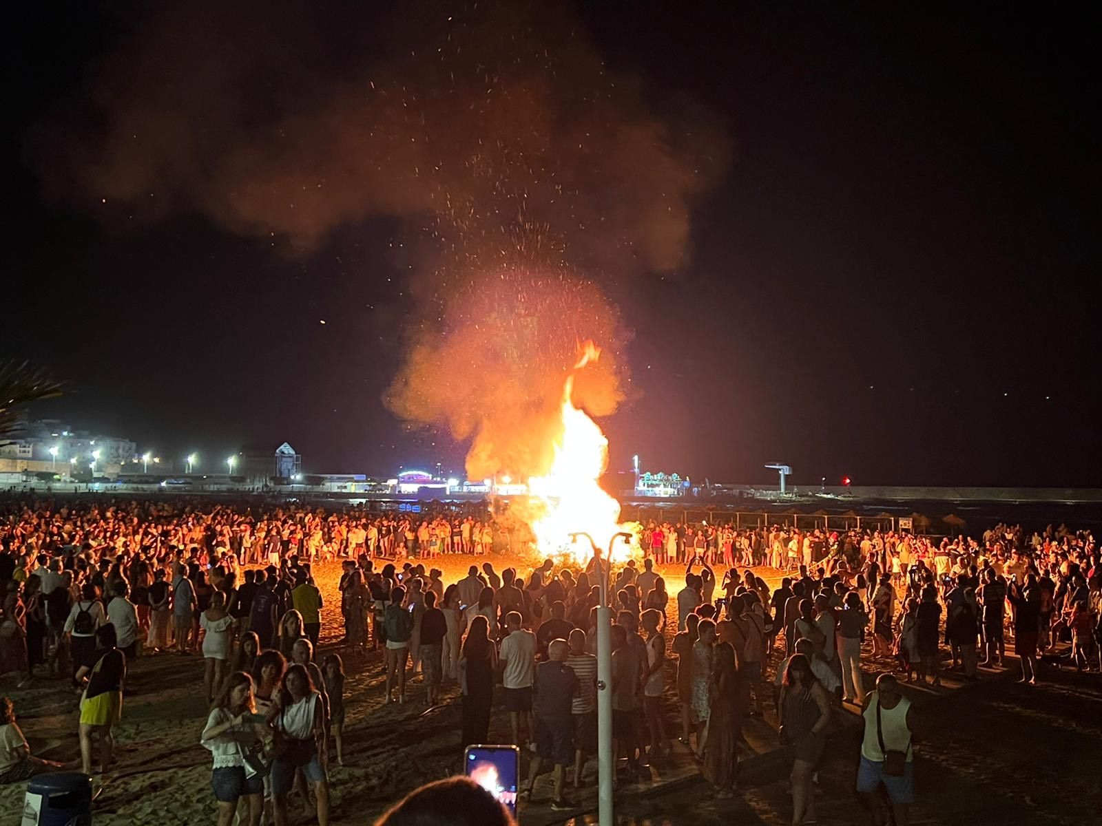 Castellón da la bienvenida al verano con la Nit de Sant Joan