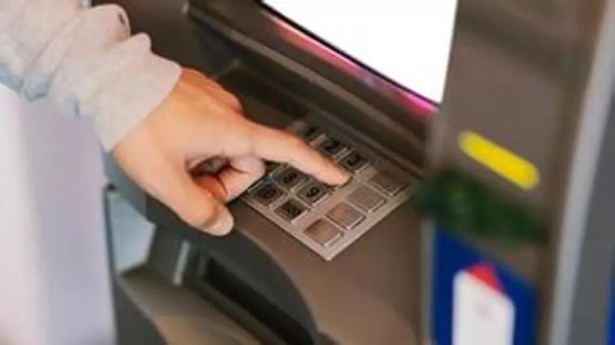 Una oficina bancària mòbil donarà servei a 44 municipis de l'Alt Empordà que no tenen sucursal
