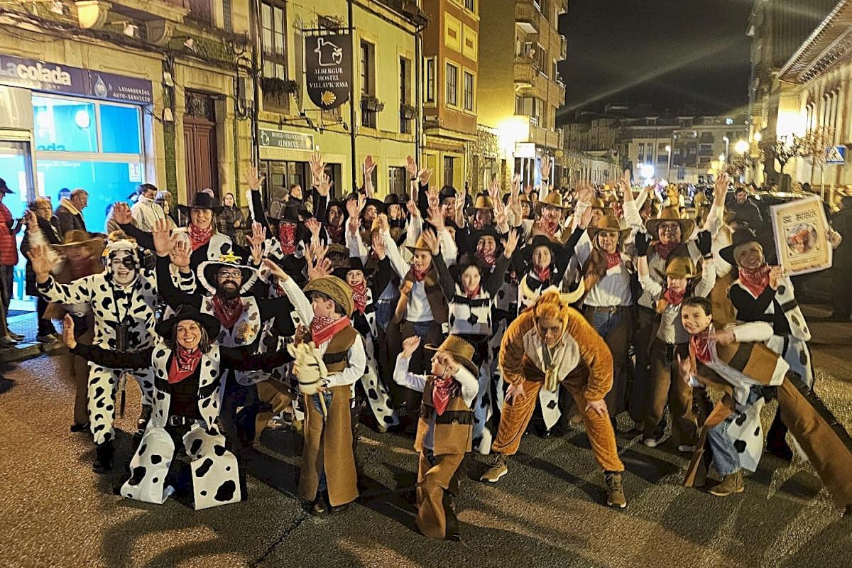 Participantes en el Antroxu de Villaviciosa en una edición anterior