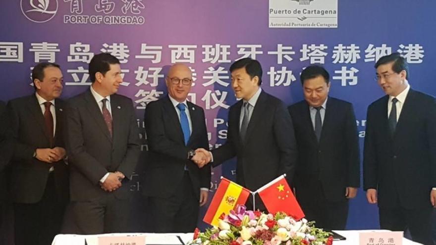 Acuerdo con el puerto de Qingdao para potenciar el comercio con China