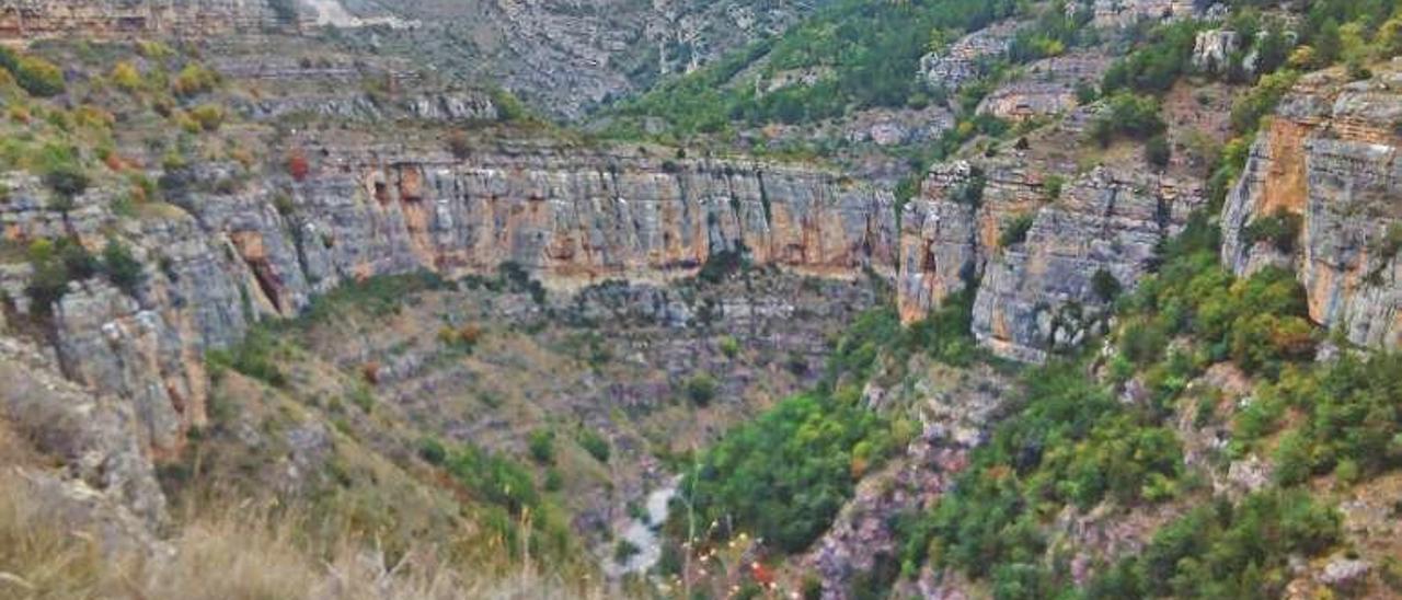 Panorámica del cañón a la salida del pueblo de Soto en Cameros.