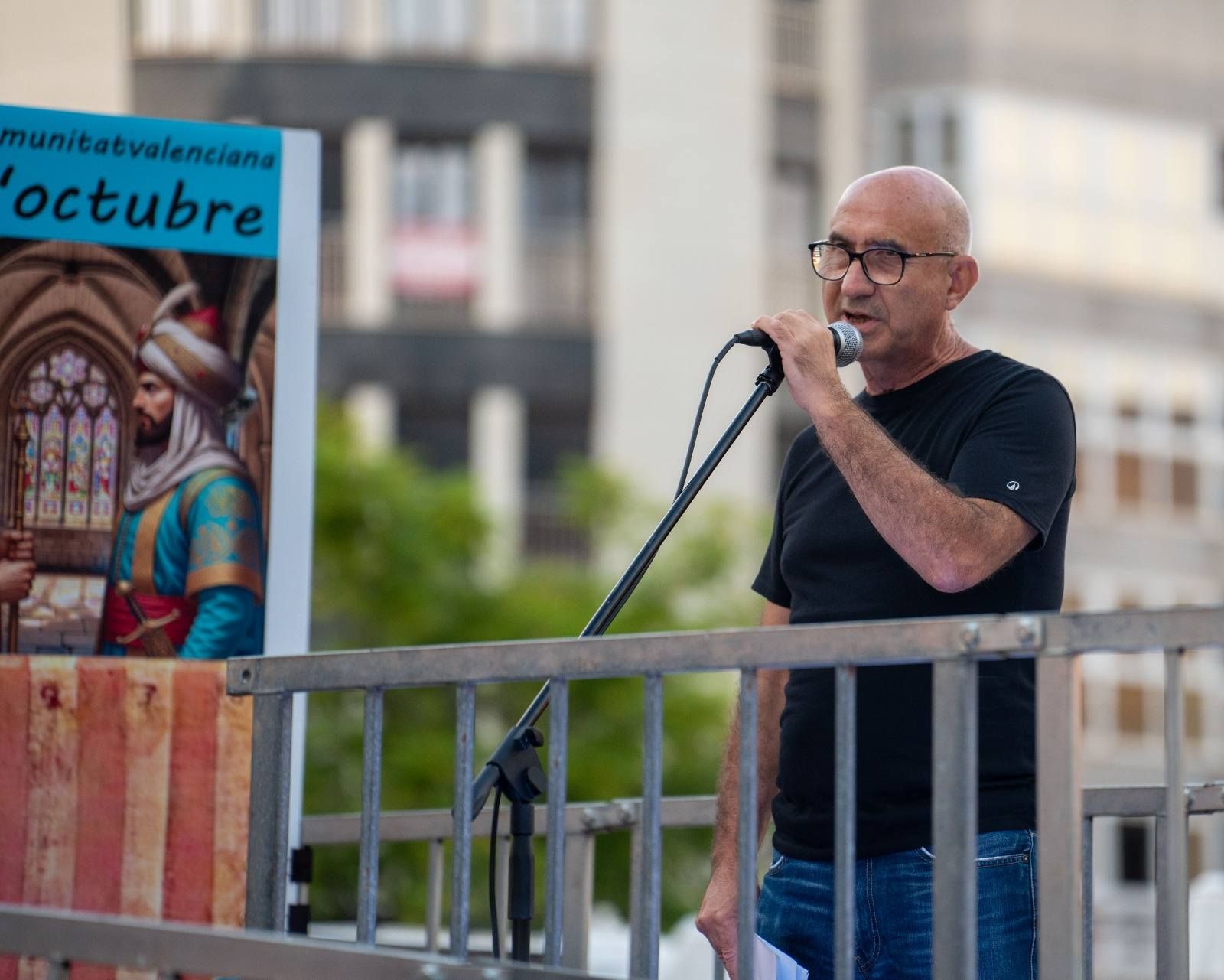 Tavernes de la Valldigna descubre el Tapís de la Paraula que llama al diálogo