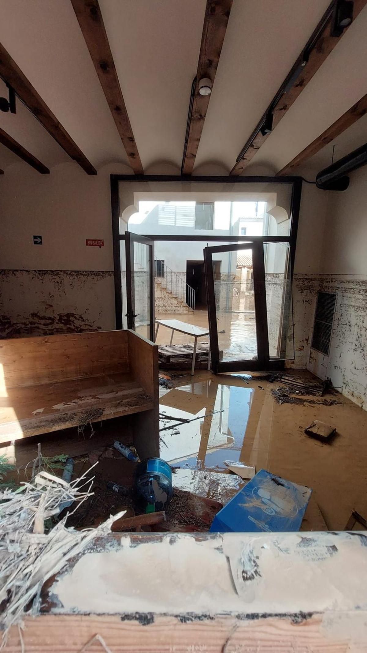 L?Alquería del Pide Alfafar muy afectada en su planta baja.