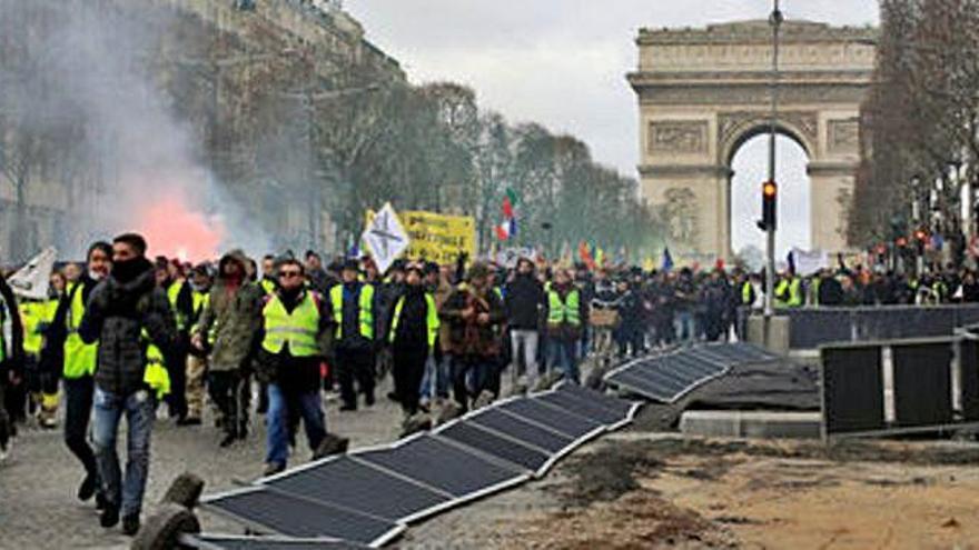 Càrregues contra els Armilles Grogues en un nou dissabte de protestes a tot França