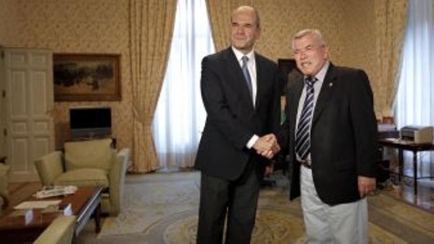 El Gobierno rectifica y los ayuntamientos podrán endeudarse hasta final de año