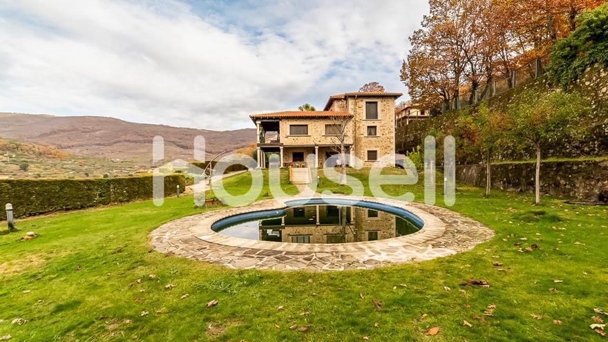 Casas con jardín y piscina a la venta en la provincia de Cáceres