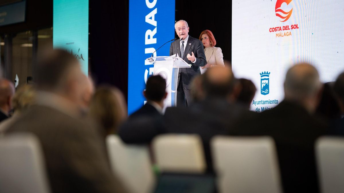 El alcalde de Málaga, en la inauguración del Foro Nacional de Hostelería.