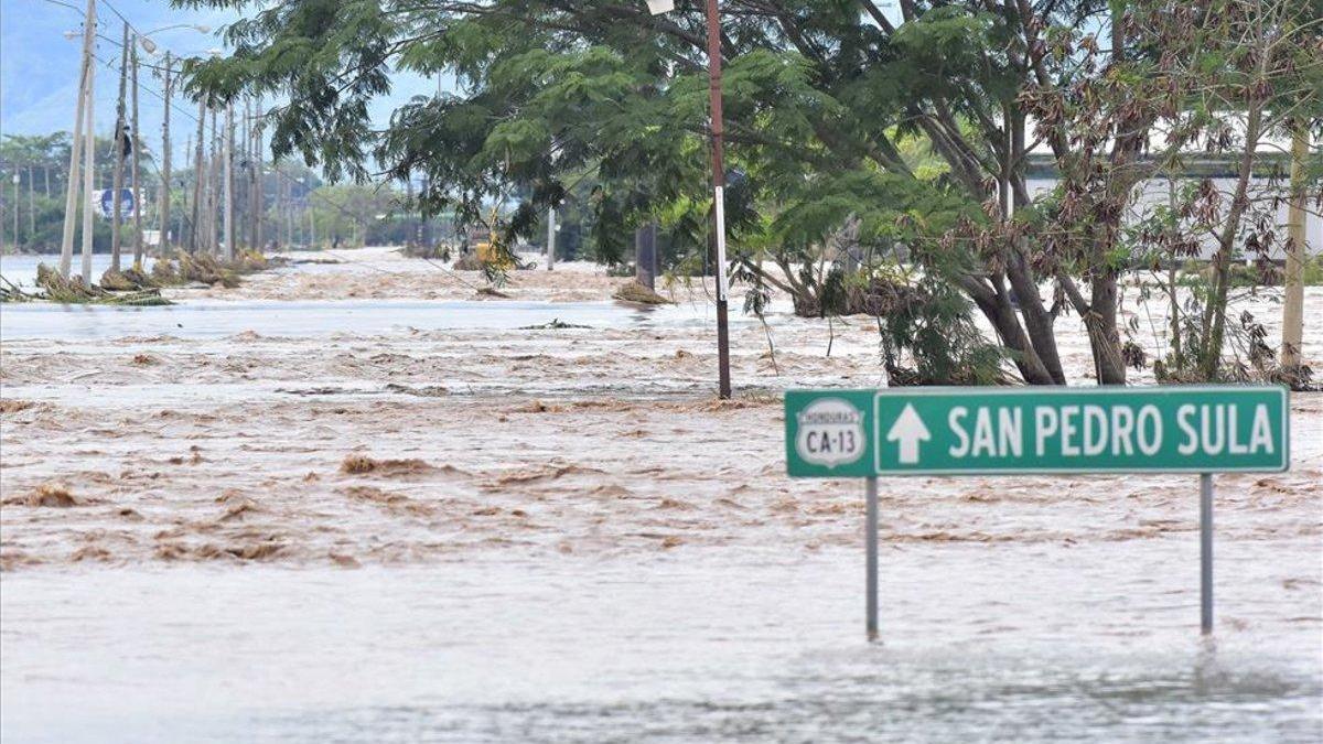 Aumentan a 25 los fallecidos en Honduras tras el paso de Eta